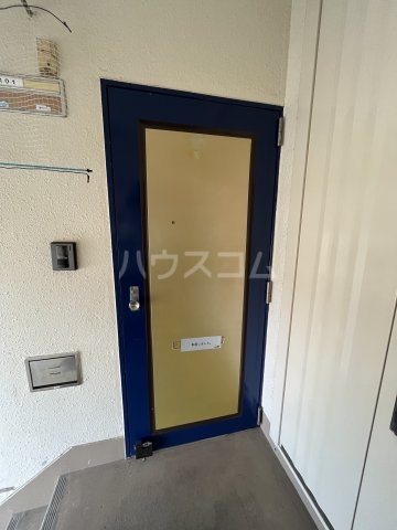 21/30 エントランス