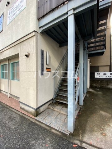 20/23 エントランス