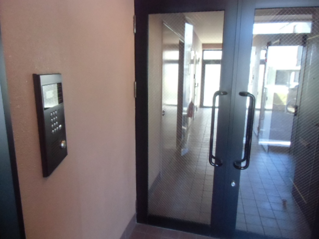 25/30 エントランス