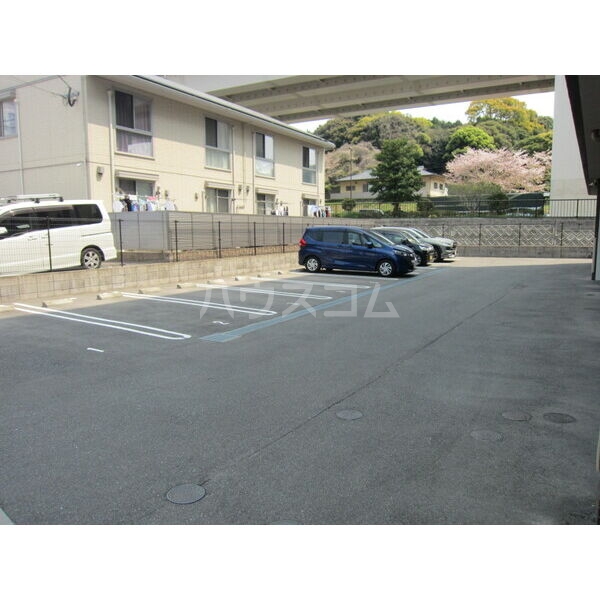 14/19 駐車場