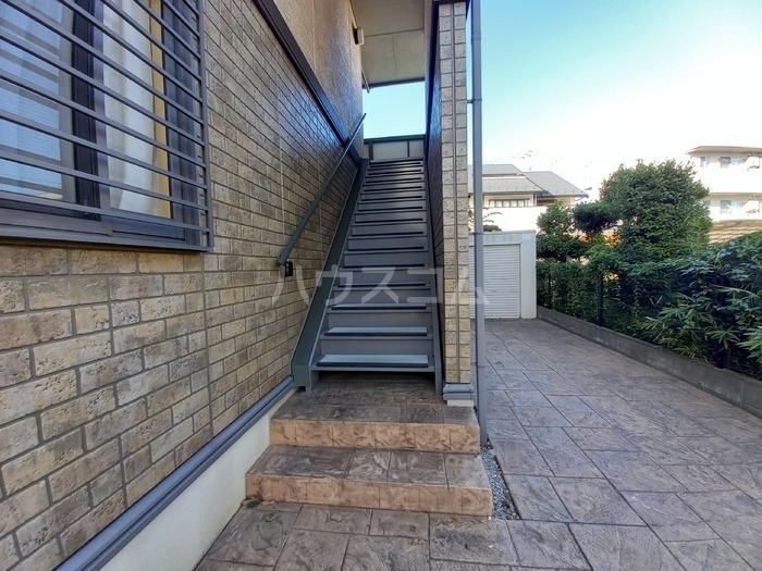 21/30 エントランス