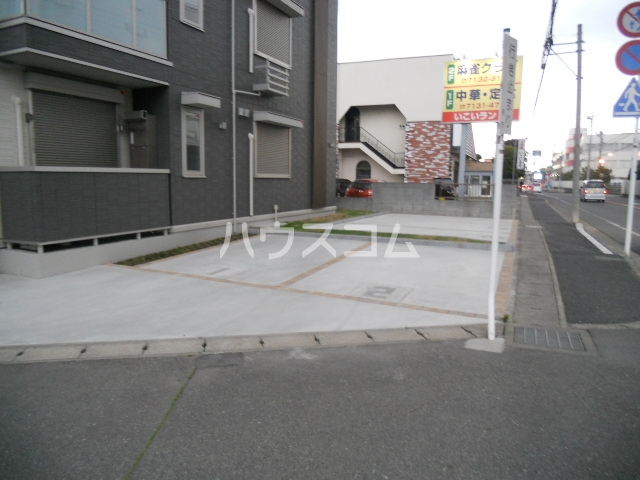 23/30 駐車場