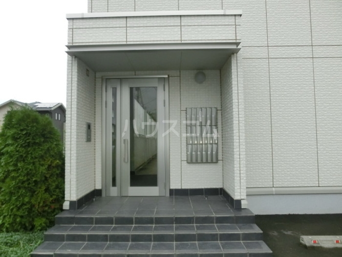 27/30 エントランス