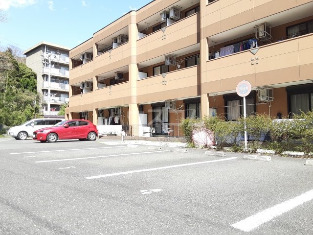 18/23 駐車場