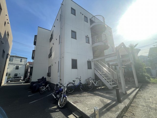 19/25 エントランス