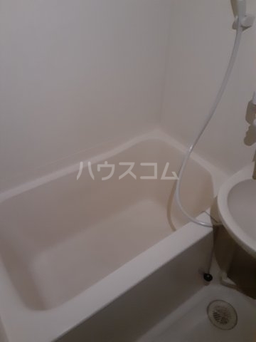 13/28 浴室
