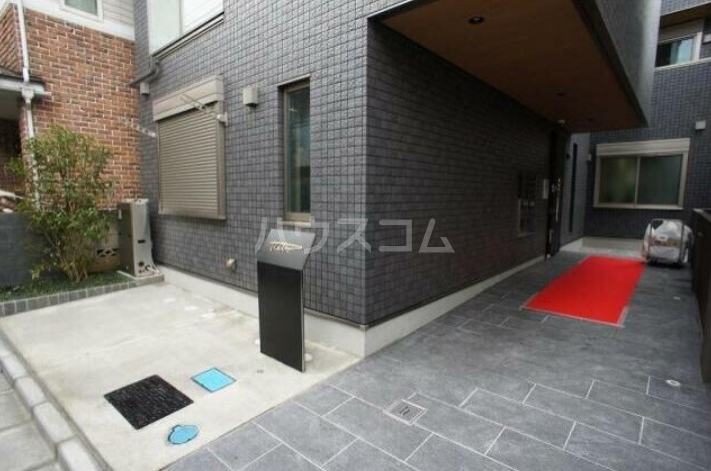 20/29 エントランス