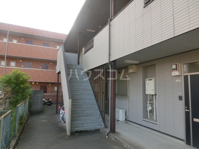 21/30 エントランス