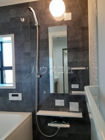 27/30 エントランス