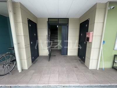 22/30 エントランス