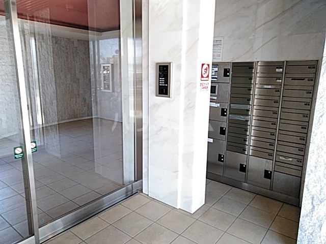 22/30 エントランス