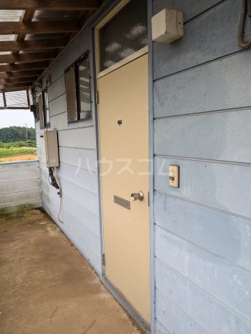 23/30 エントランス