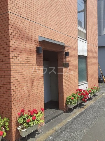 18/22 エントランス
