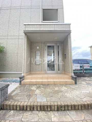 2/3 エントランス