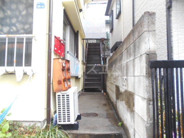 20/21 エントランス