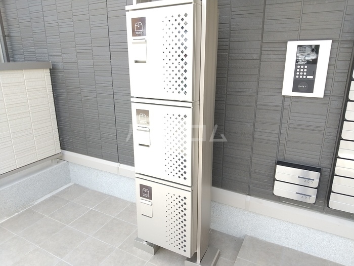 25/30 エントランス