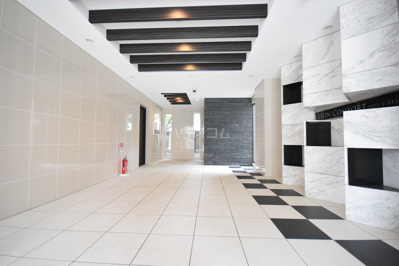 22/30 エントランス