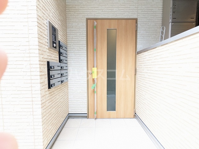 26/30 エントランス