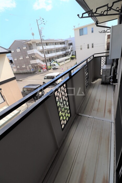 15/18 バルコニー