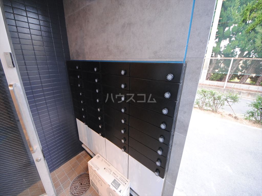 28/30 エントランス