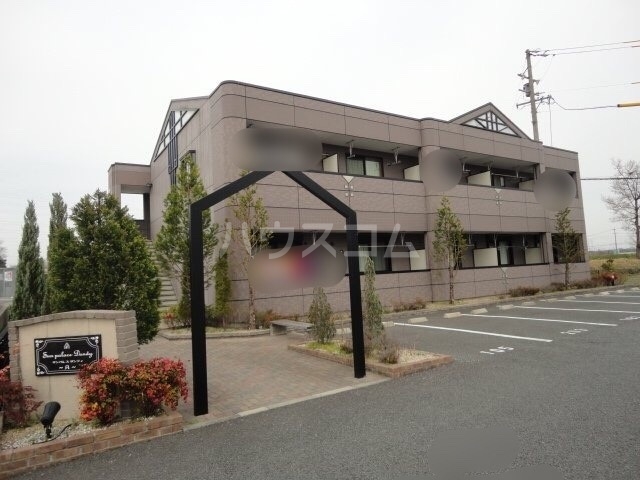 21/27 エントランス