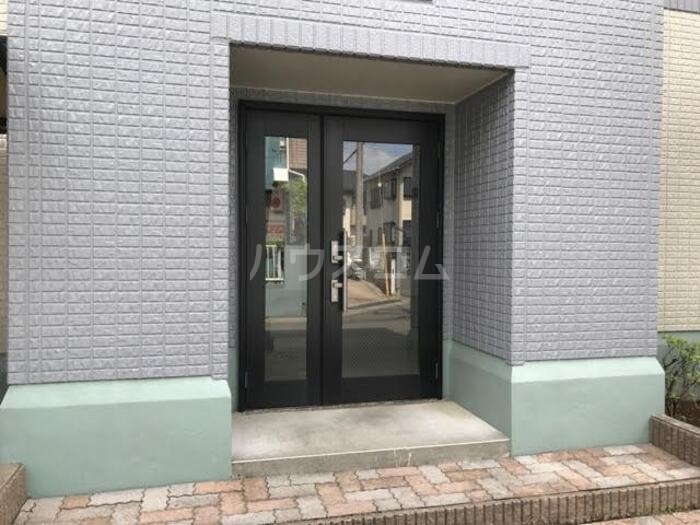 19/23 エントランス