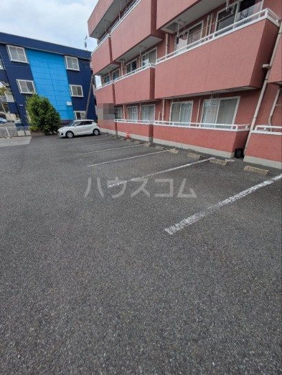 23/30 駐車場