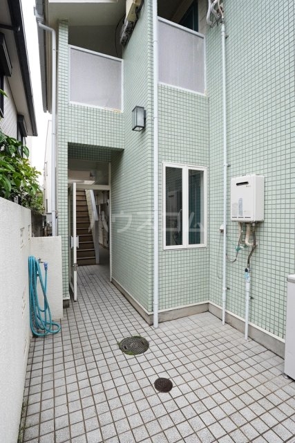 2/2 エントランス