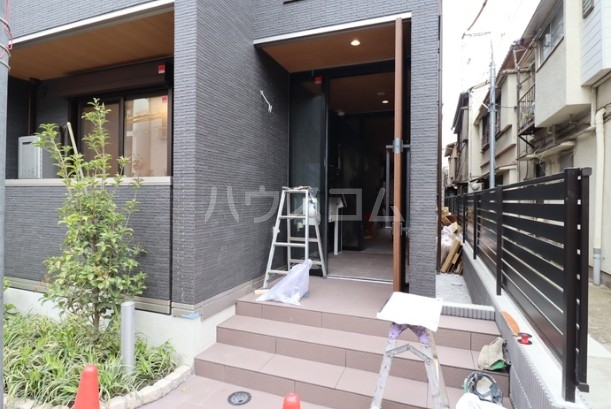 22/30 エントランス