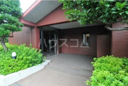 18/19 エントランス