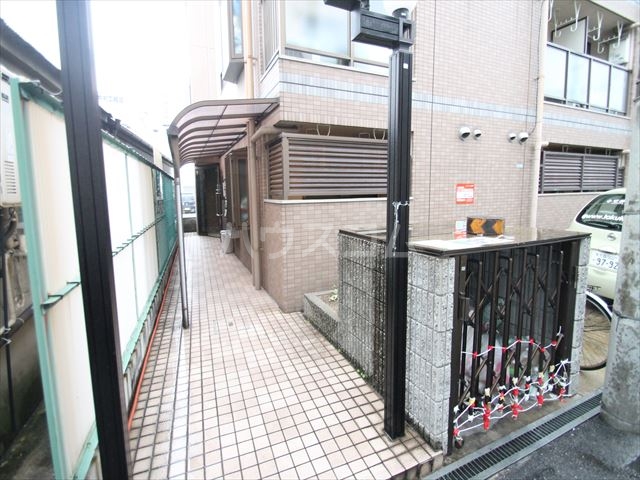 18/24 エントランス