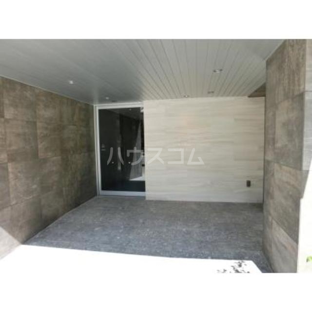 13/16 エントランス