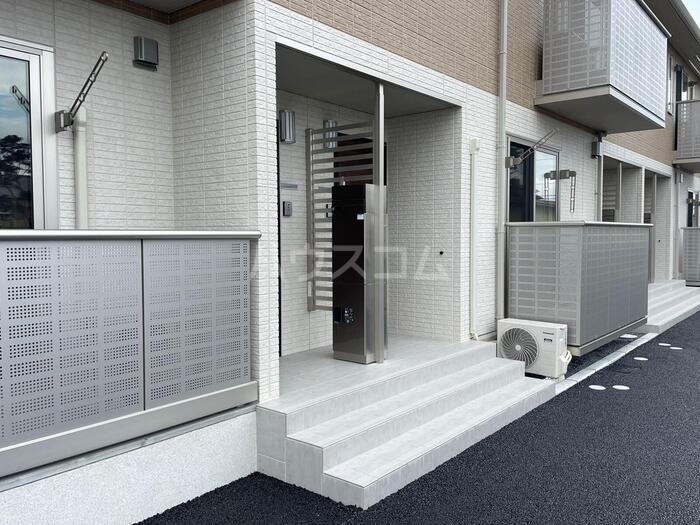 20/30 エントランス