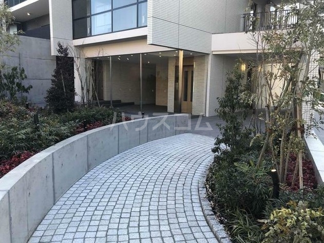 19/29 エントランス