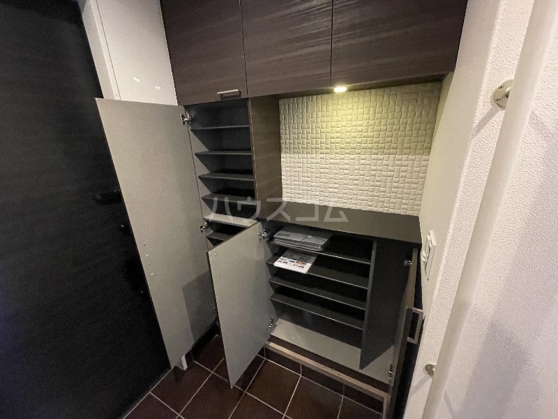 22/26 エントランス