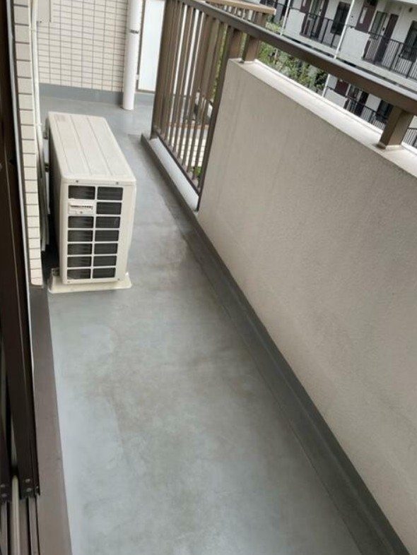 13/20 バルコニー