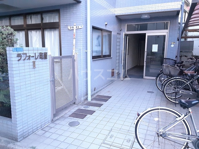 22/30 エントランス