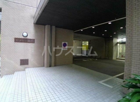 16/17 エントランス