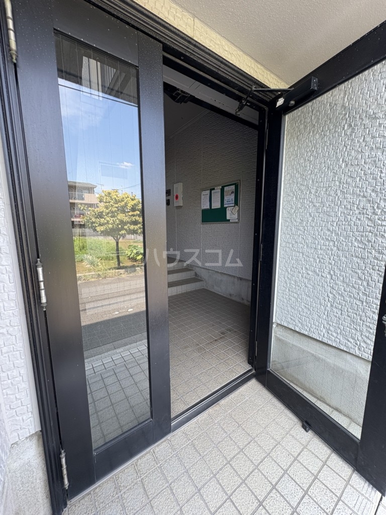 2/4 エントランス