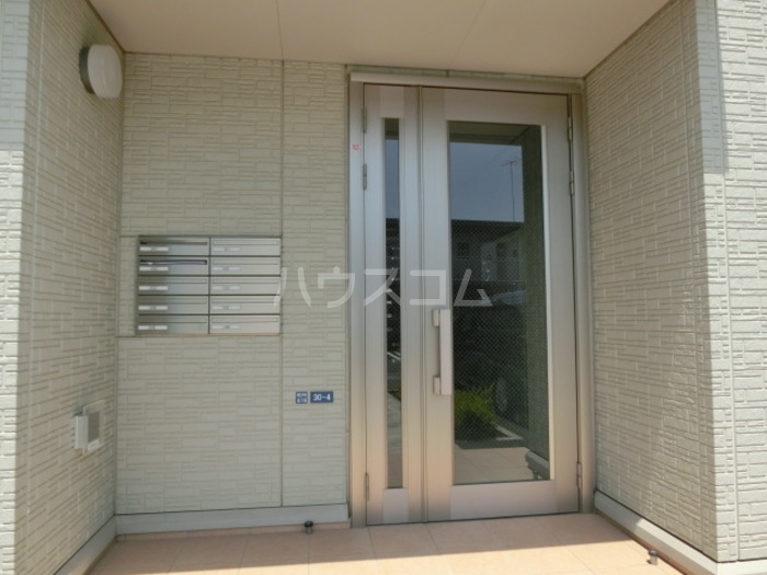 2/4 エントランス