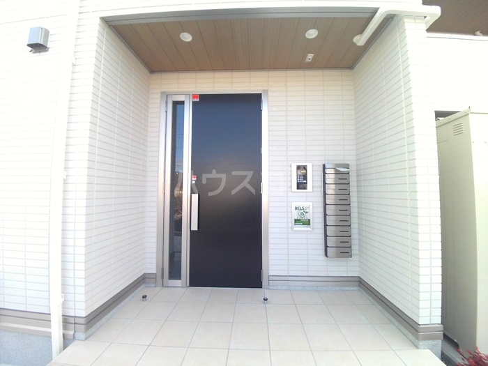 16/25 エントランス