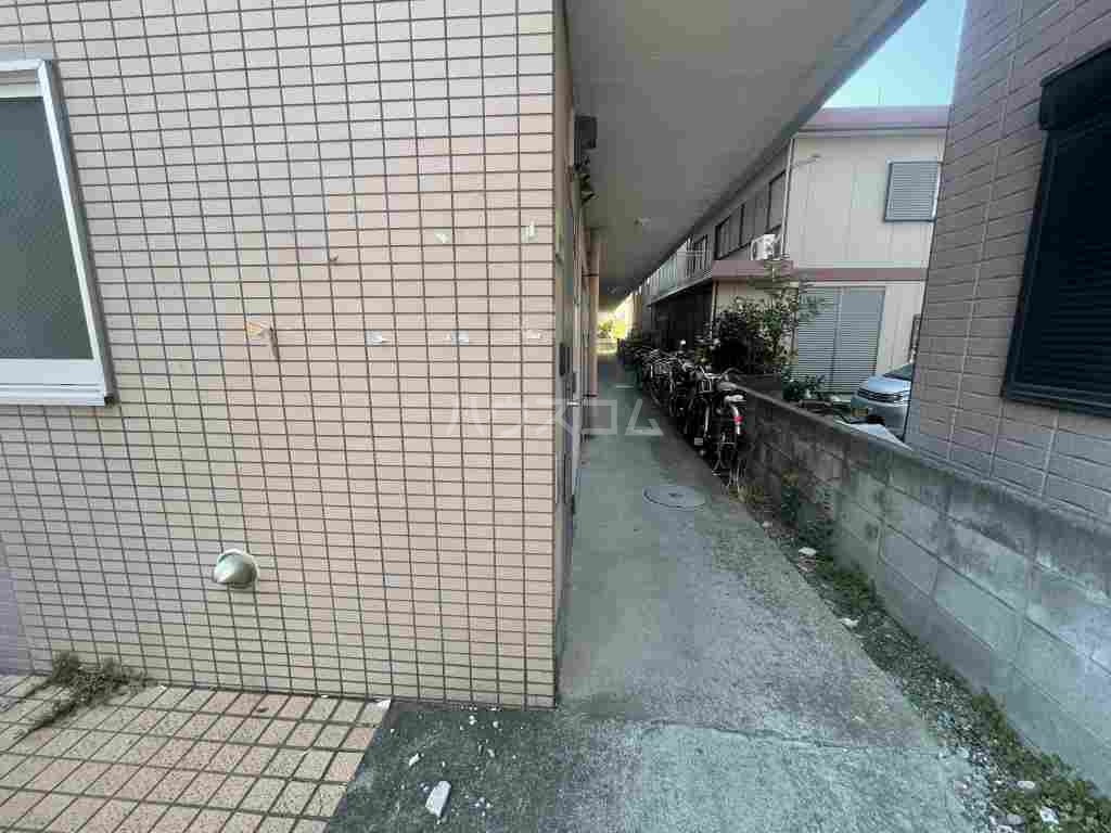 21/27 エントランス