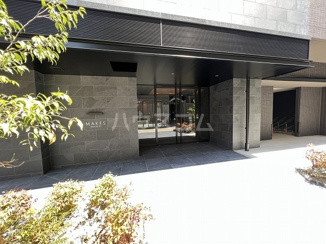 18/29 エントランス