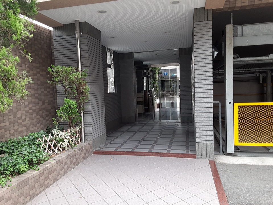 14/16 エントランス