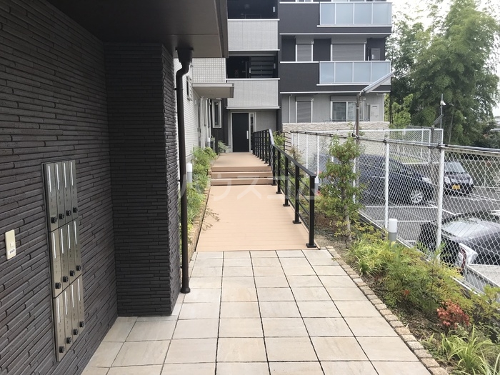 20/30 エントランス