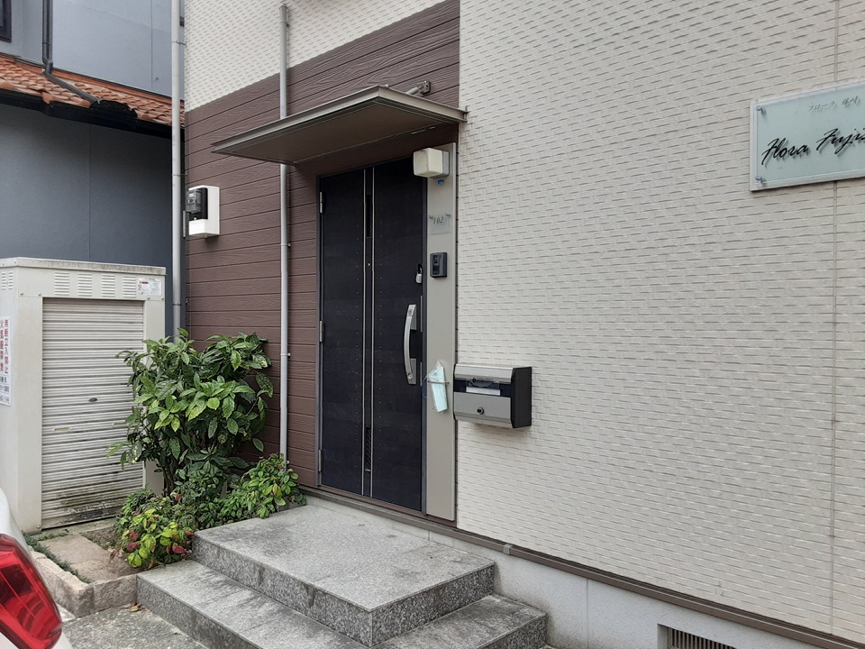 21/27 エントランス