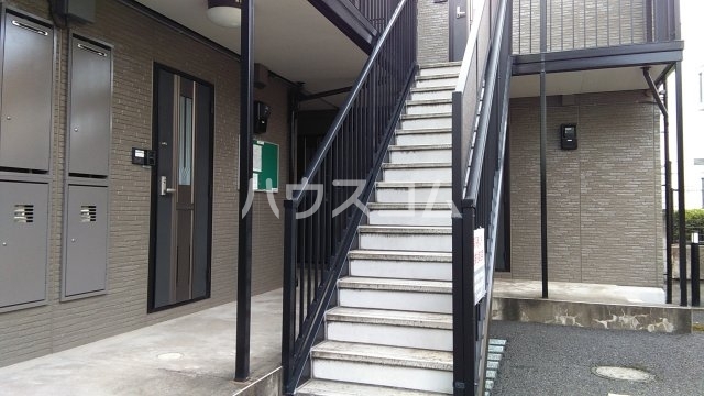 13/22 エントランス