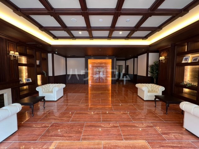 28/30 エントランス