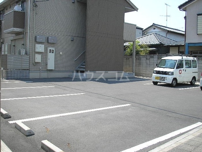 ライズ駐車場