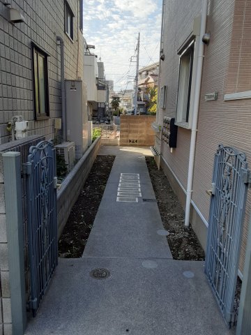 22/29 エントランス